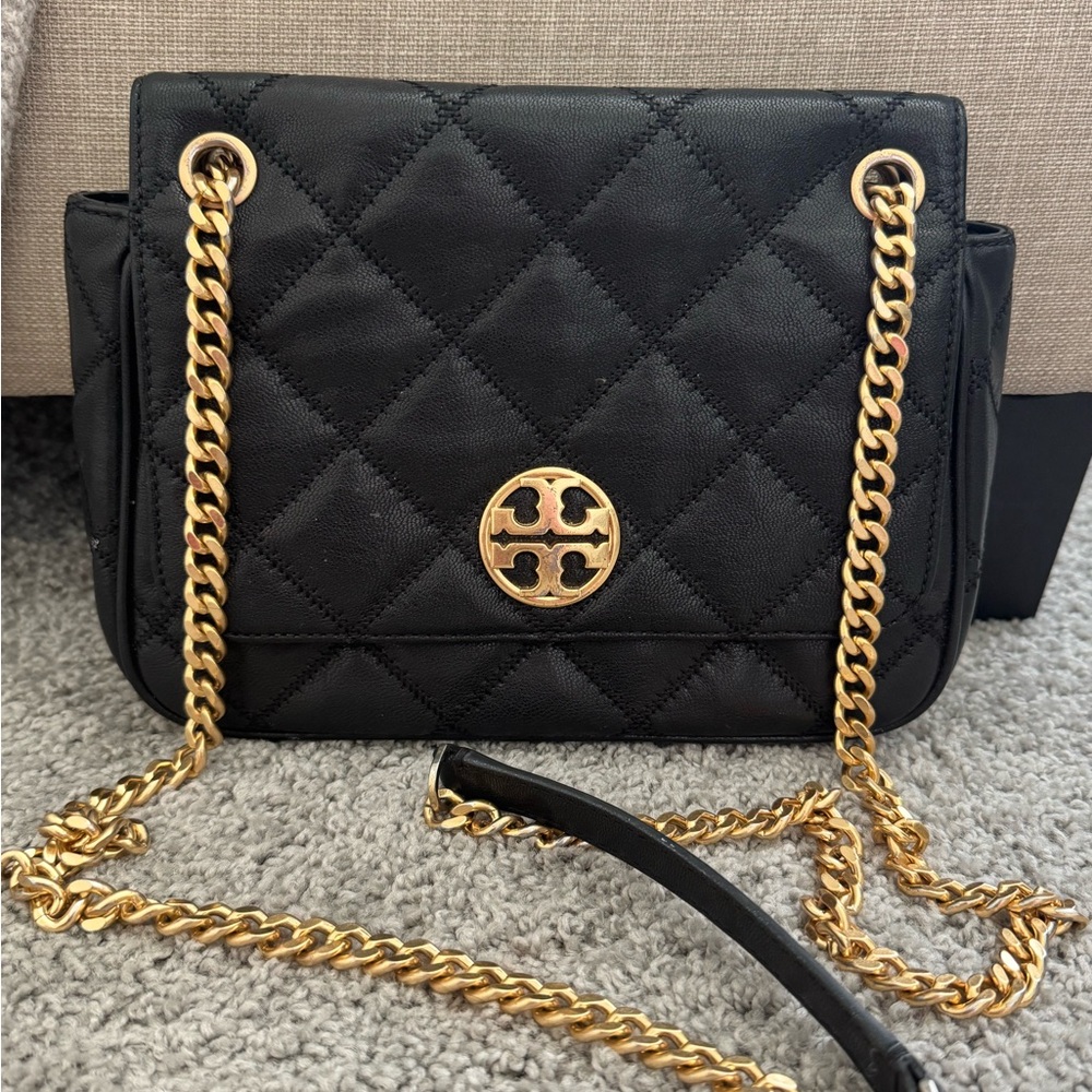 Black Quilted Chain Shoulder Bag
